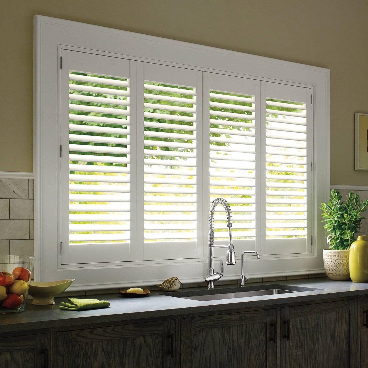 Hunter Douglas Palm Beach™ Polysatin™ Vinyl Shutters near Peoria, Illinois (IL)