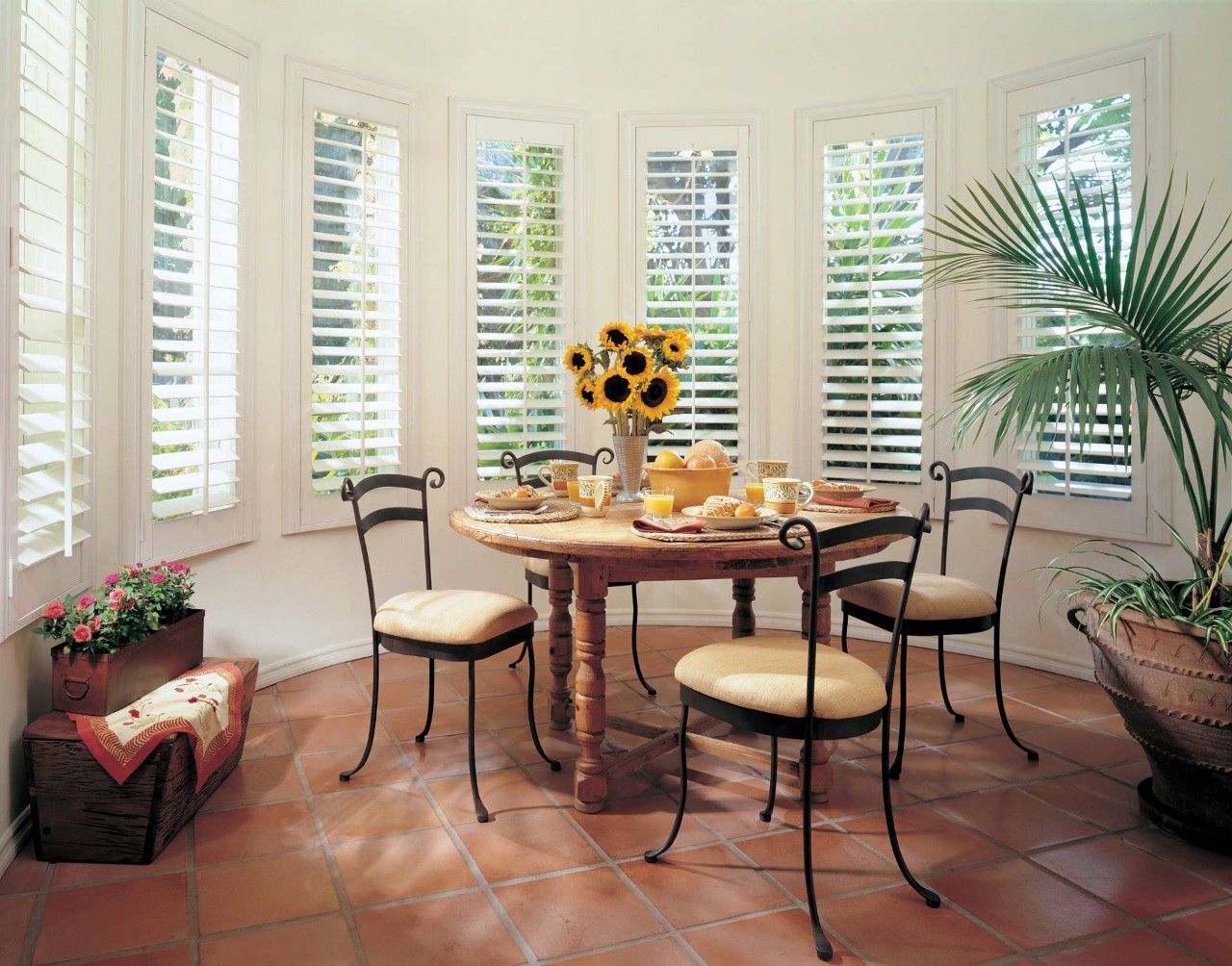 Hunter Douglas Heritance® Wood Shutters near Peoria, Illinois (IL)